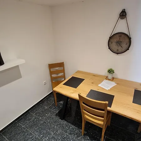 Handwerkerwohnung-monteurunterkunft 아파트 *